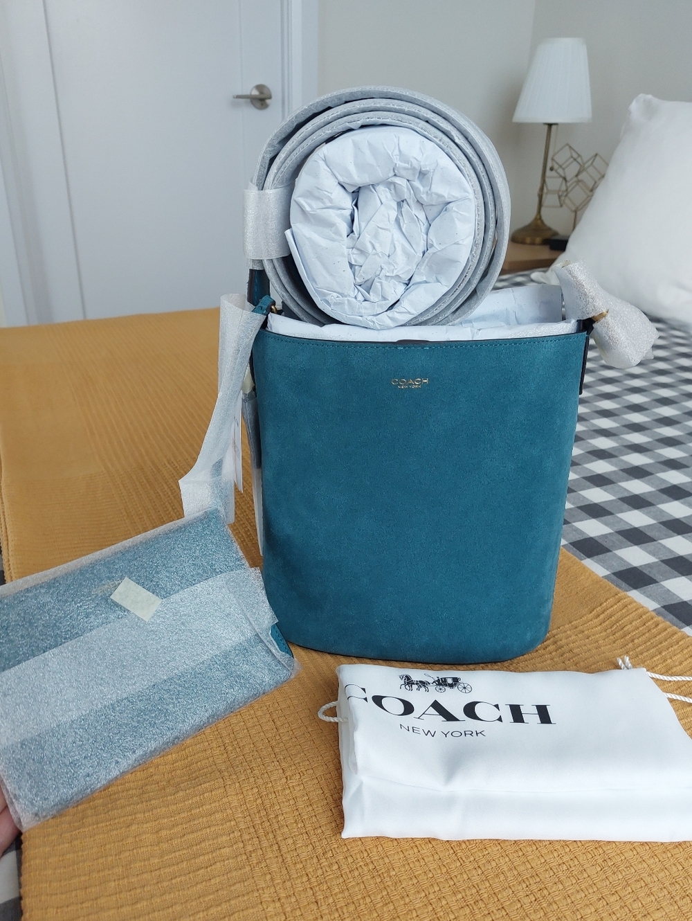 NWT Coach Bleecker Bucket Bag With Wristlet Suede Leather Sea Blue